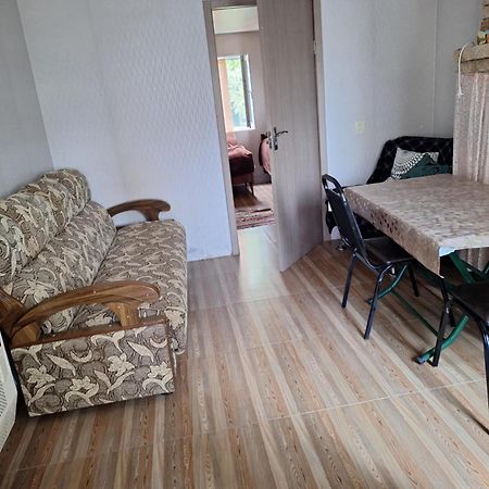 Lux-2-Or-1- Persons Irodion Evdoshvili Street #15 Koetaisi Buitenkant foto